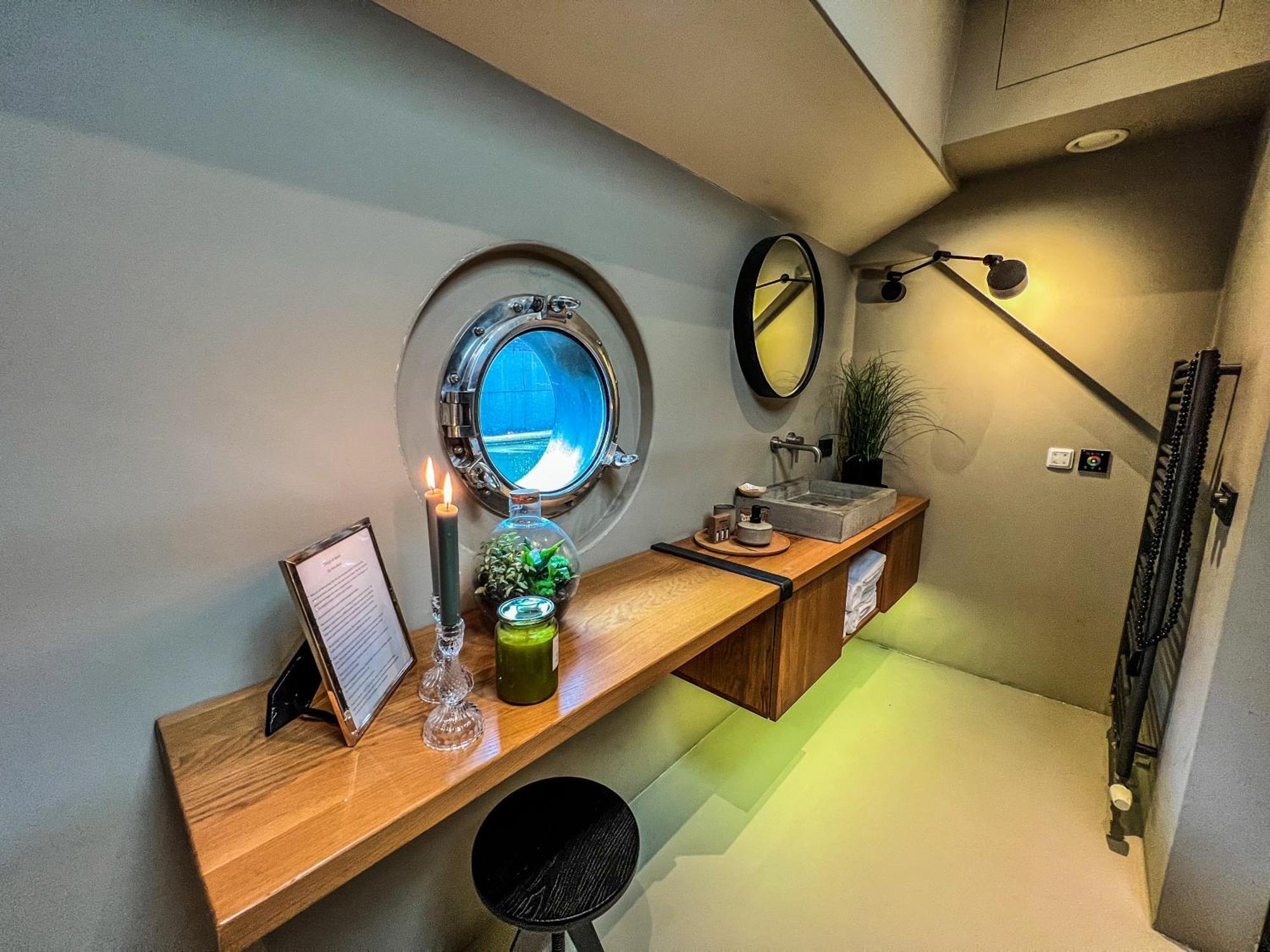 Boat & Boost Amsterdam Bed & Breakfast Bagian luar foto