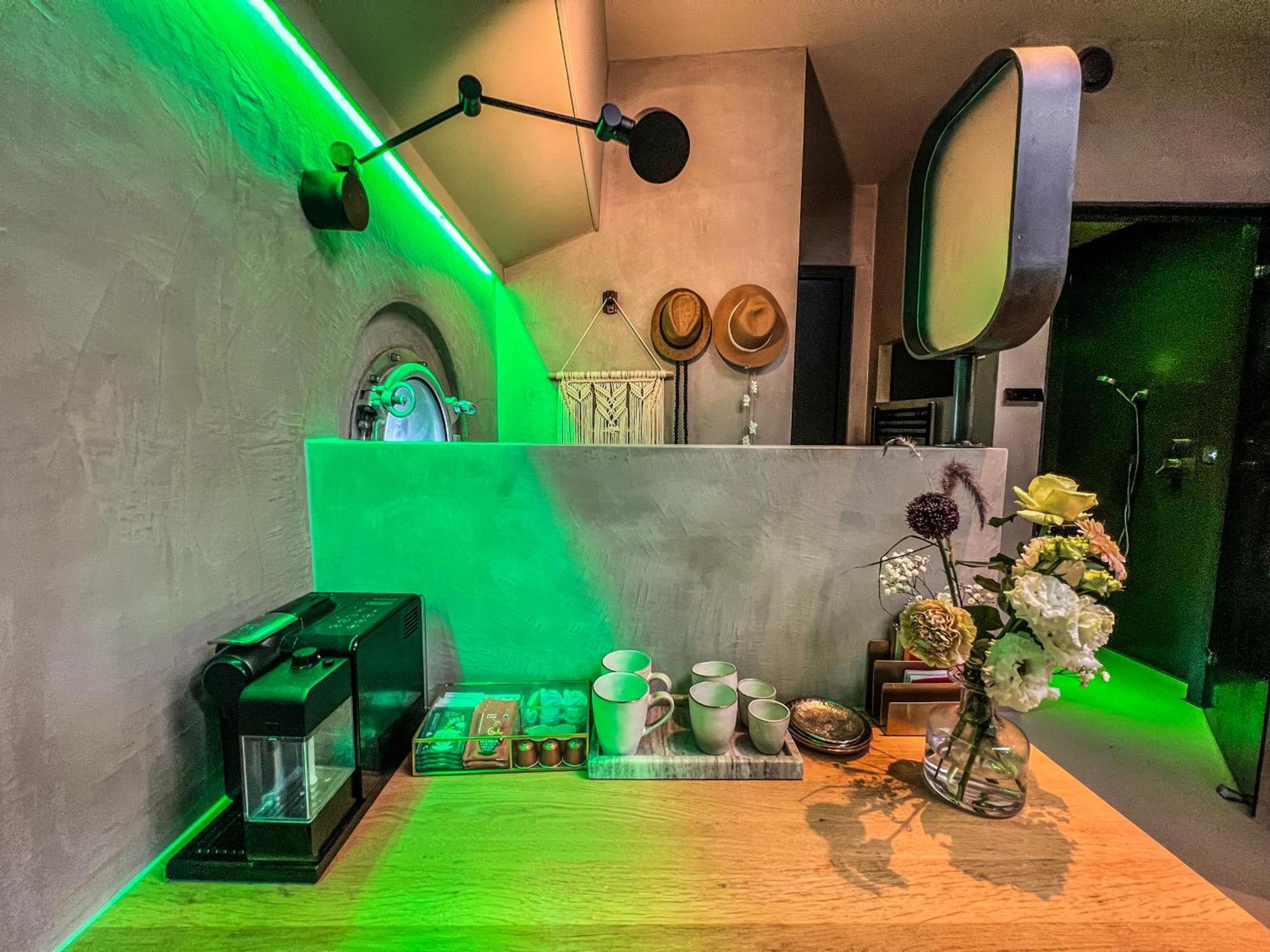 Boat & Boost Amsterdam Bed & Breakfast Bagian luar foto