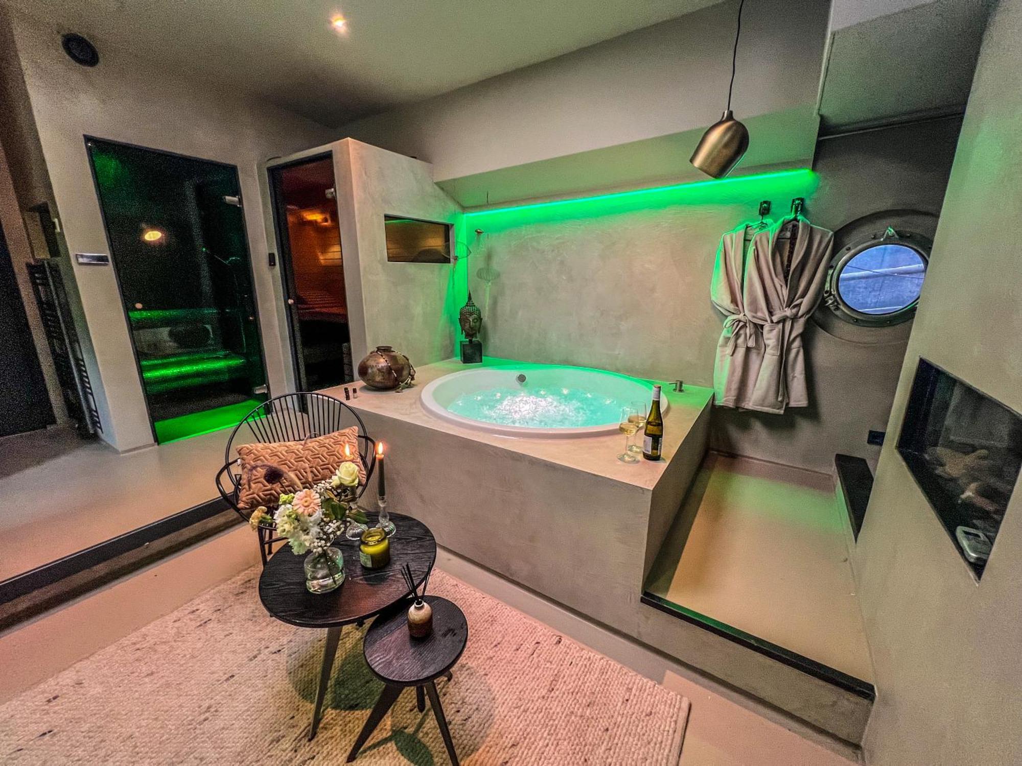 Boat & Boost Amsterdam Bed & Breakfast Bagian luar foto